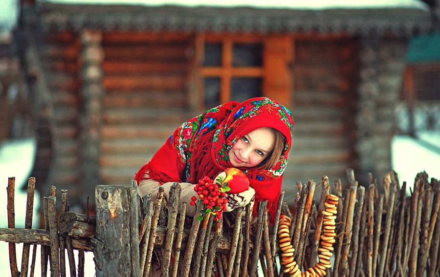 Sexy girl Women in Slavic costumes in Faridabad