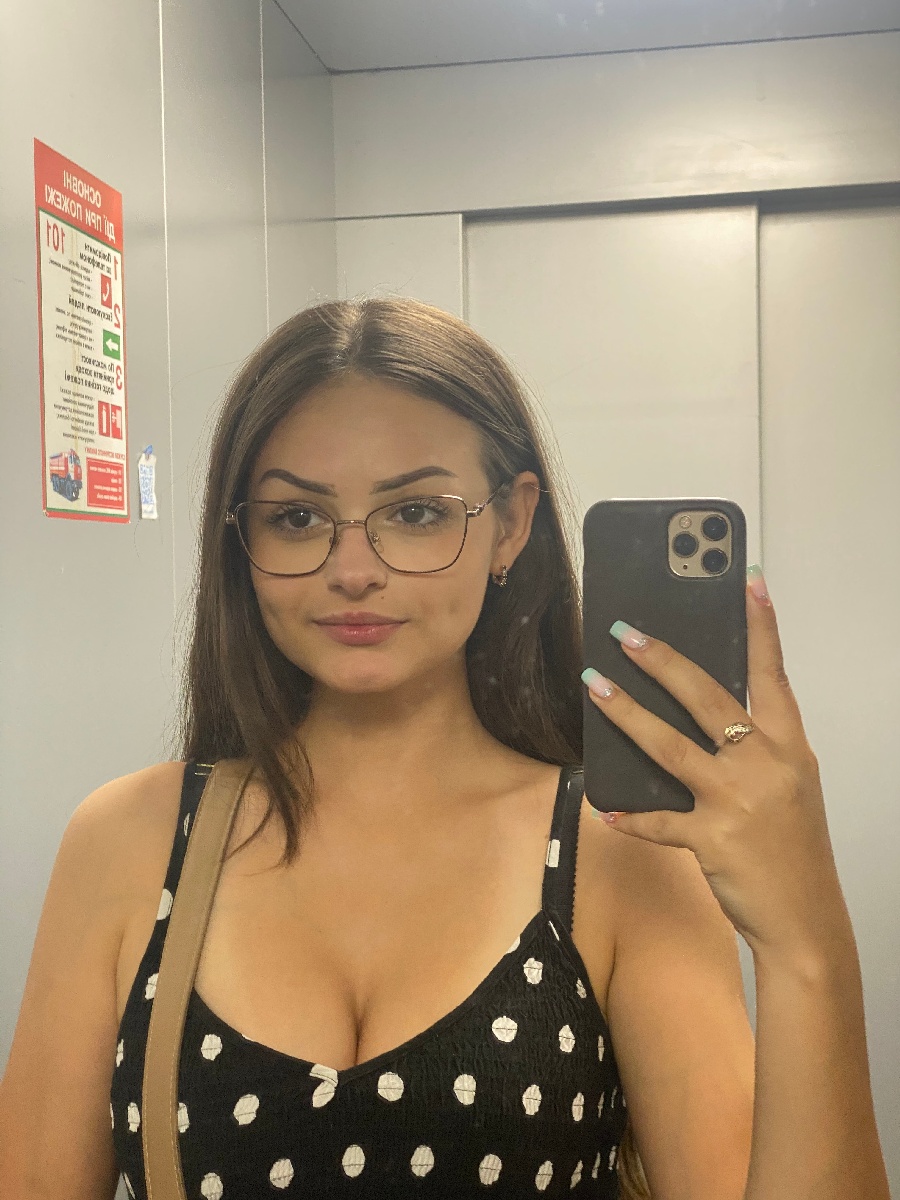 Sexy model Stacy in Faridabad